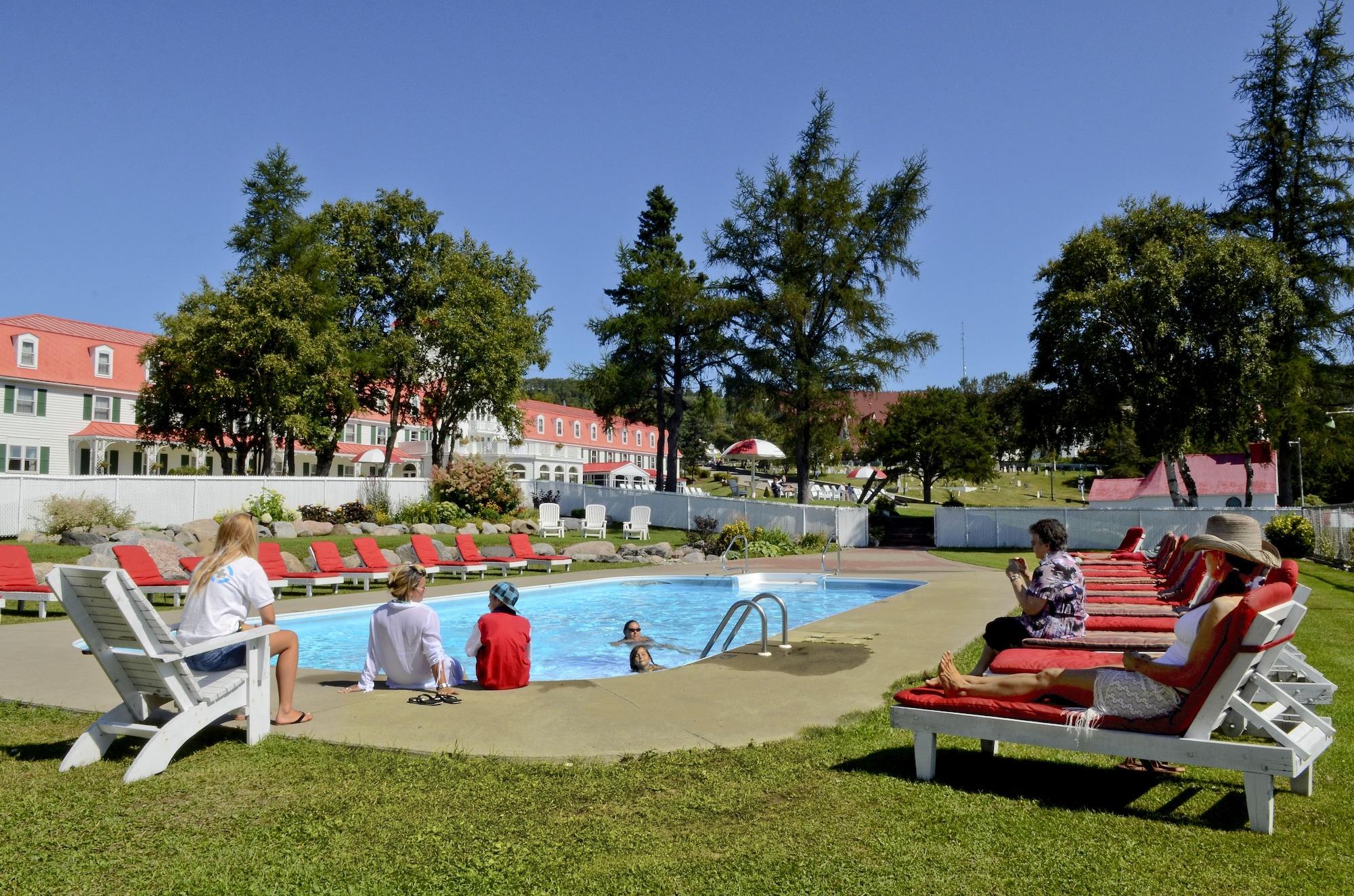 Hotel Тадуссак Екстер'єр фото